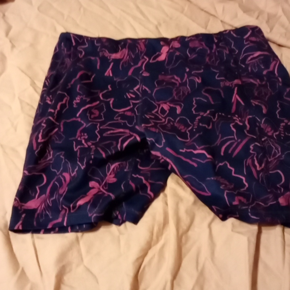 Women work out shorts